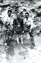 Piergiovanni Scalabrino "Rolando, Mario Muneghina e Gigi Bau "Nord", dell'85a Brigata Valgrande Martire. Pian Cavallone (?). Aprile 1945.