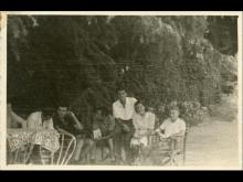 Gruppo di partigiani della Brigata Cesare Battisti nascosti a villa "al Sasso" durante un rastrellamento. Ghiffa, San Maurizio. Luglio 1944