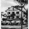 L'Hotel Meina in una cartolina d'epoca, prima della ristrutturazione avvenuta nel primo dopoguerra